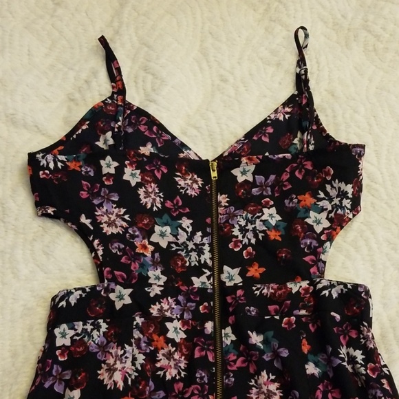 Jumpsuit - Picture 3 of 3